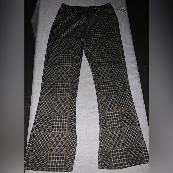 Women’s Pants - Picture 2 of 2